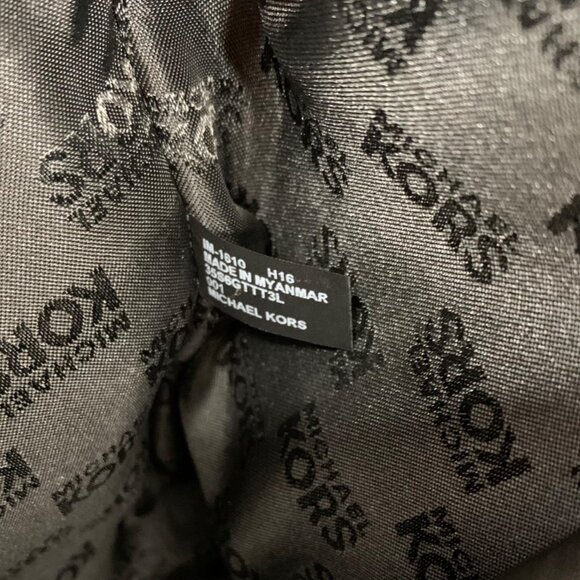 MK Michael Kors Jet Set Black Saffiano Leather Multifunction Pocket Tote Bag - Picture 15 of 16